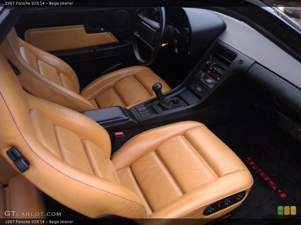 Beige Interior Photo for the 1987 Porsche 928 S4 #56164639