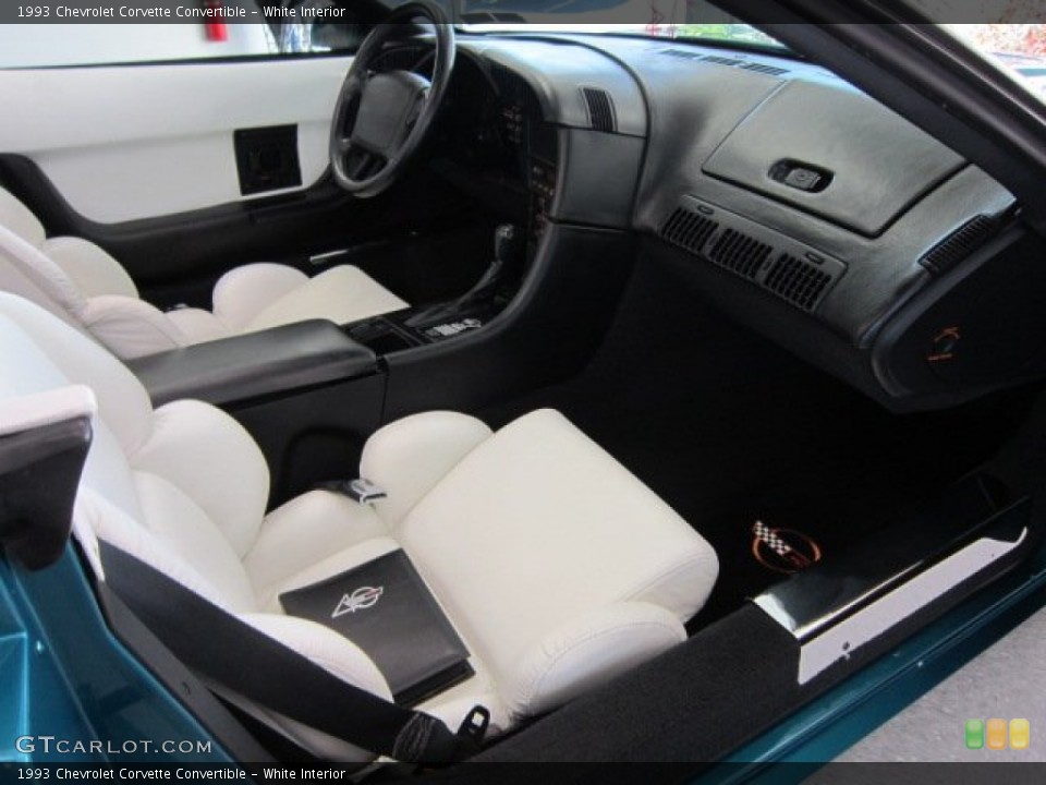 White Interior Photo for the 1993 Chevrolet Corvette Convertible #56167562