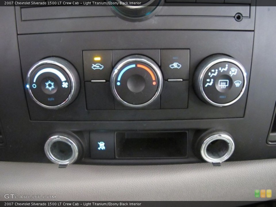 Light Titanium/Ebony Black Interior Controls for the 2007 Chevrolet Silverado 1500 LT Crew Cab #56174345