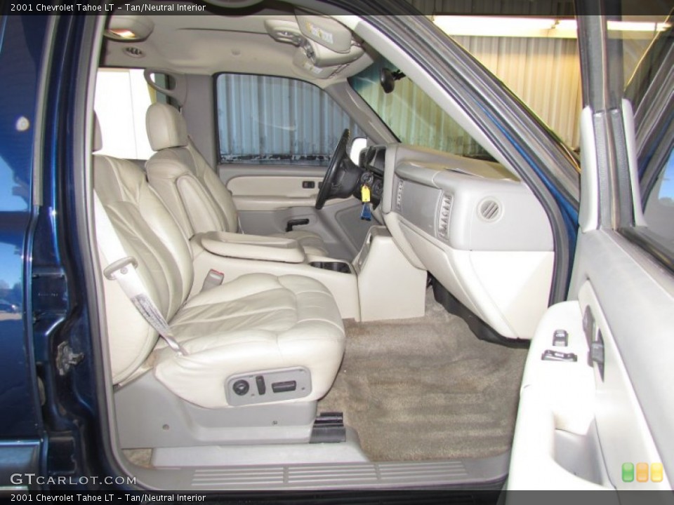 Tan/Neutral Interior Photo for the 2001 Chevrolet Tahoe LT #56182316