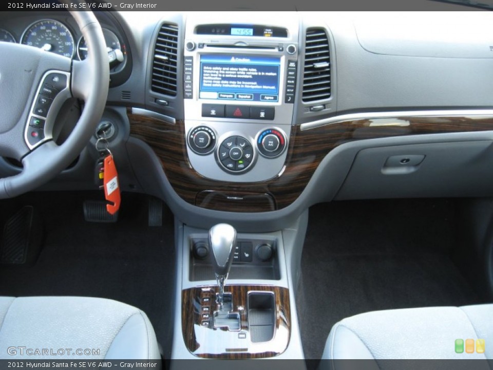 Gray Interior Controls for the 2012 Hyundai Santa Fe SE V6 AWD #56183237