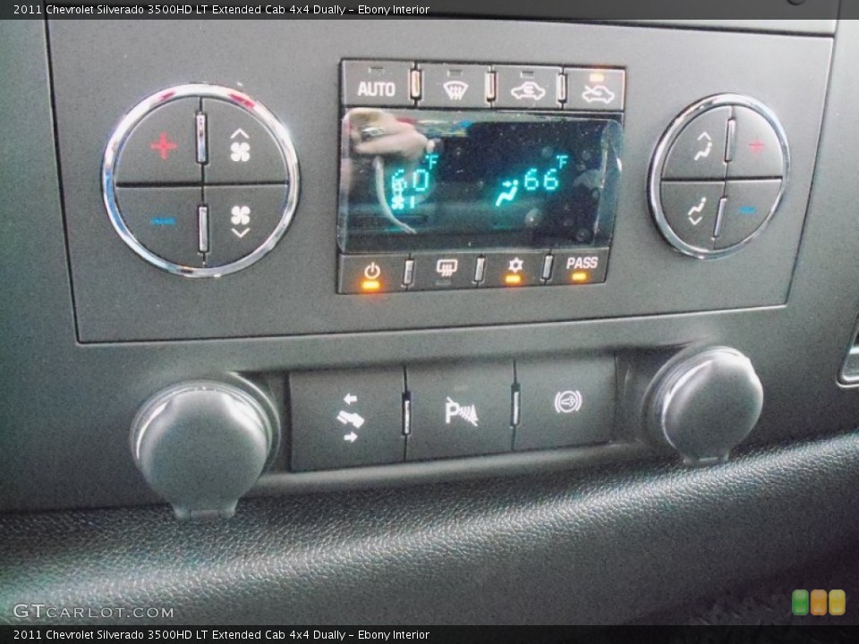 Ebony Interior Controls for the 2011 Chevrolet Silverado 3500HD LT Extended Cab 4x4 Dually #56186255