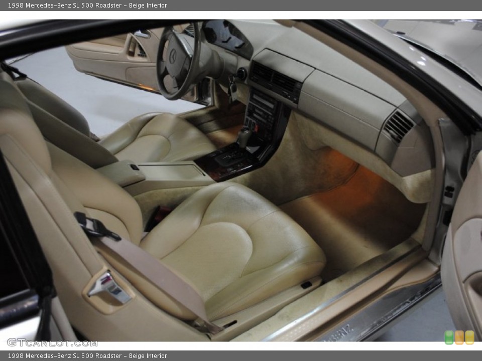 Beige Interior Photo for the 1998 Mercedes-Benz SL 500 Roadster #56190332