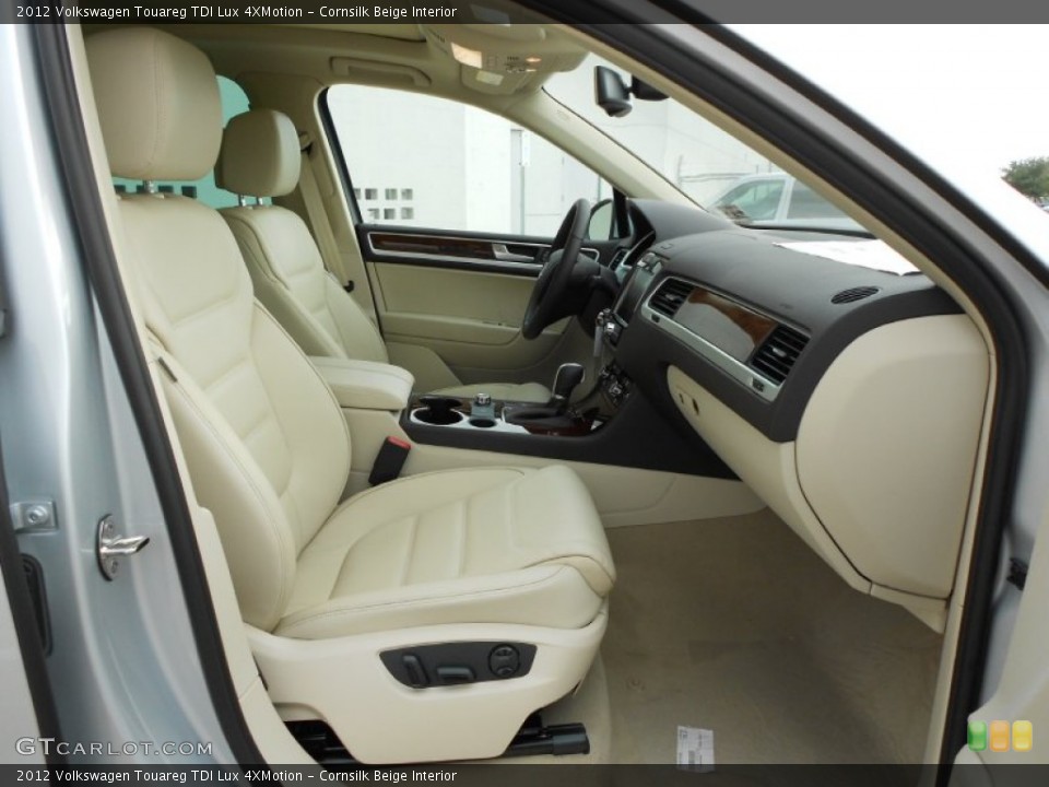 Cornsilk Beige Interior Photo for the 2012 Volkswagen Touareg TDI Lux 4XMotion #56200322