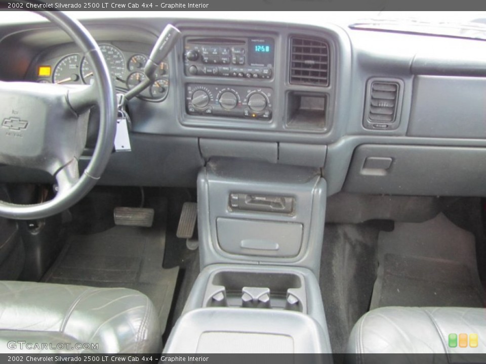 Graphite Interior Dashboard for the 2002 Chevrolet Silverado 2500 LT Crew Cab 4x4 #56233874