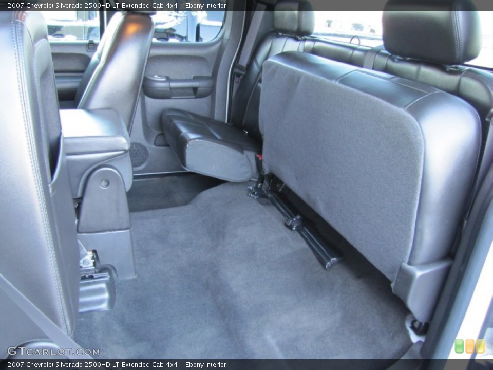 Ebony Interior Photo for the 2007 Chevrolet Silverado 2500HD LT Extended Cab 4x4 #56234096