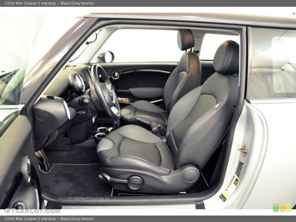 Black/Grey Interior Photo for the 2009 Mini Cooper S Hardtop #56257103