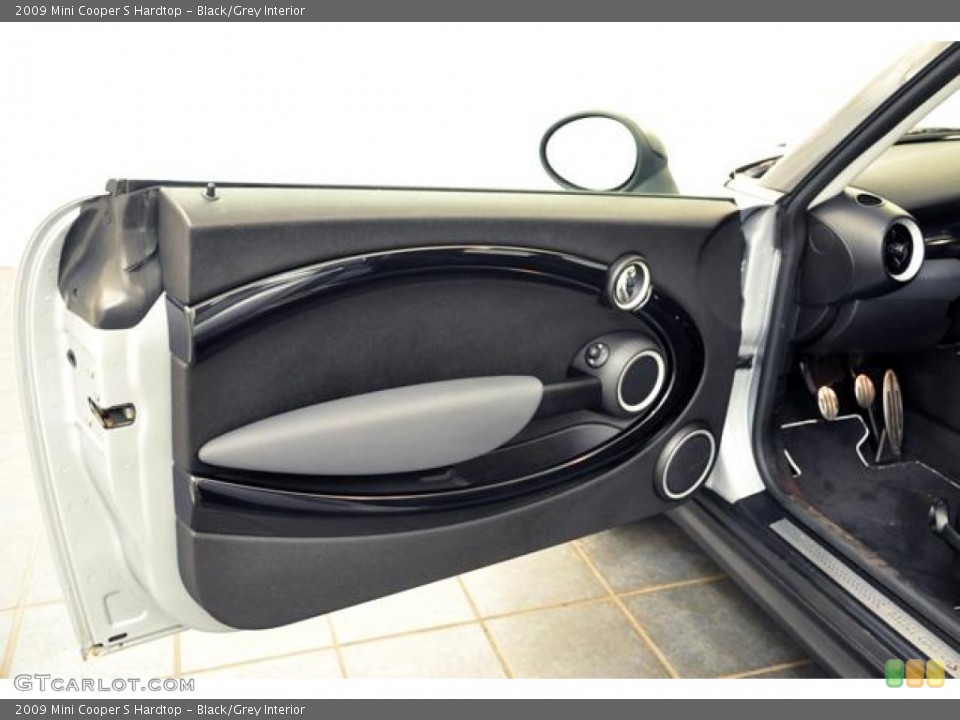 Black/Grey Interior Door Panel for the 2009 Mini Cooper S Hardtop #56257112