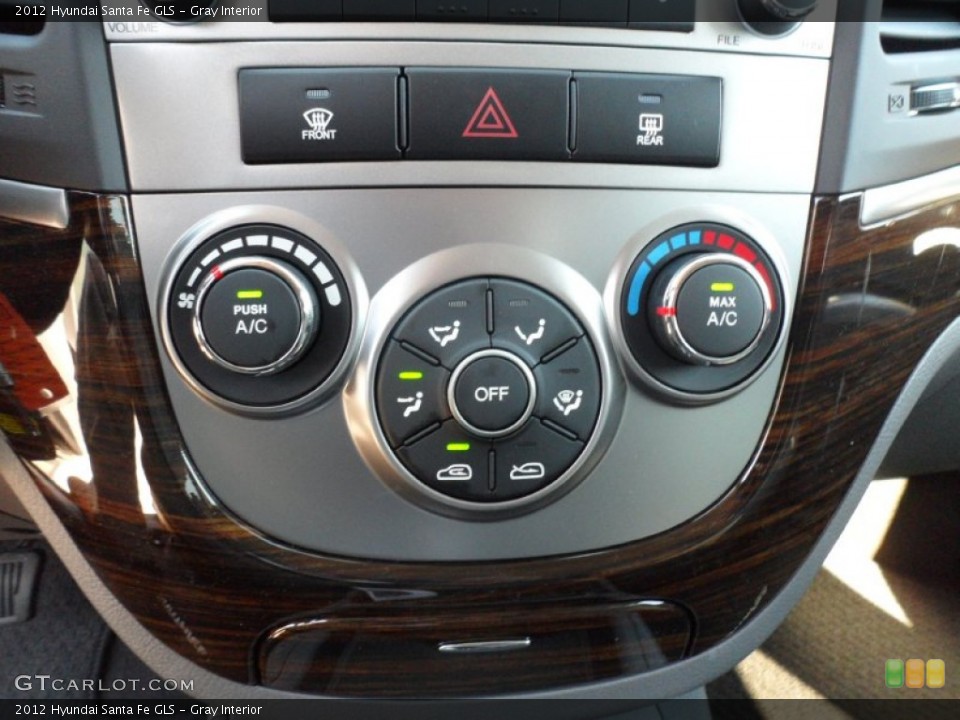 Gray Interior Controls for the 2012 Hyundai Santa Fe GLS #56282739