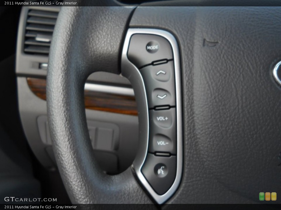 Gray Interior Controls for the 2011 Hyundai Santa Fe GLS #56289810