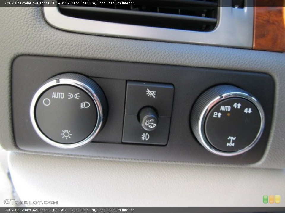 Dark Titanium/Light Titanium Interior Controls for the 2007 Chevrolet Avalanche LTZ 4WD #56305692