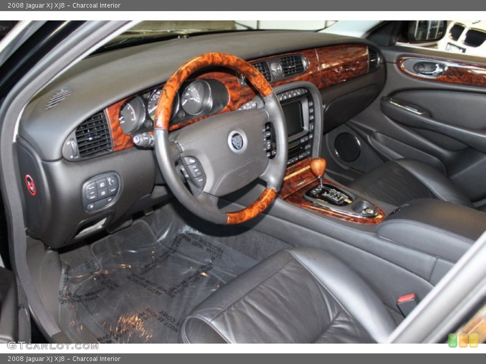 Charcoal Interior Photo for the 2008 Jaguar XJ XJ8 #56317749