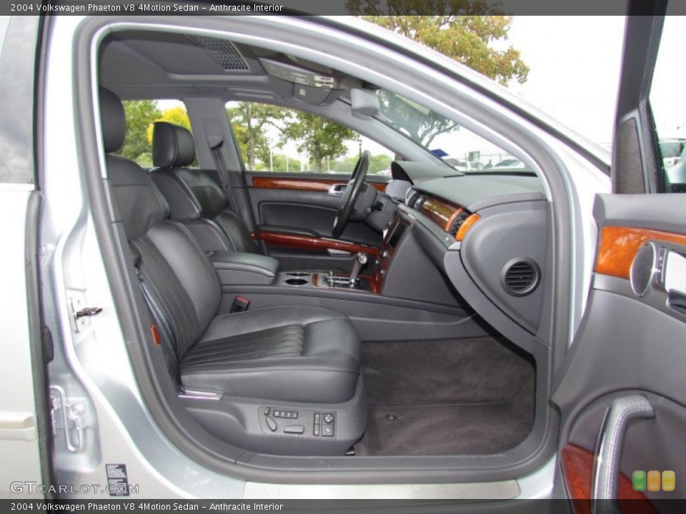 Anthracite Interior Photo for the 2004 Volkswagen Phaeton V8 4Motion Sedan #56331492