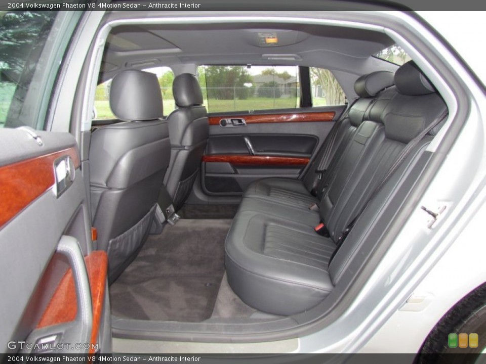 Anthracite Interior Photo for the 2004 Volkswagen Phaeton V8 4Motion Sedan #56331509