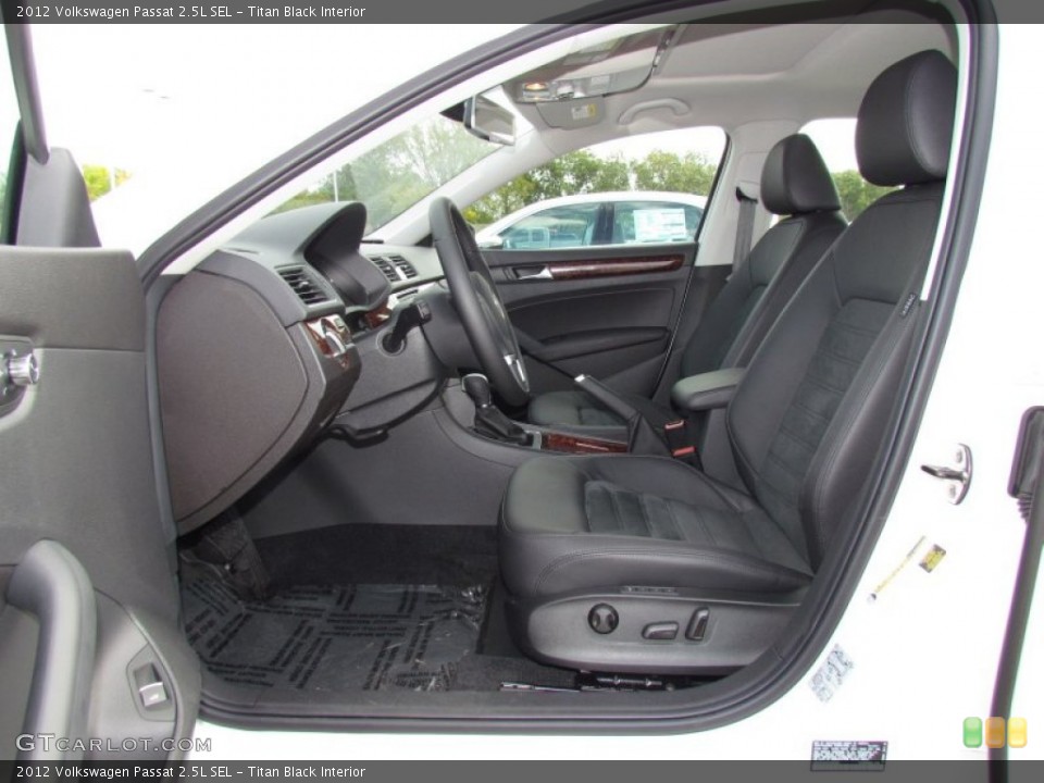 Titan Black Interior Photo for the 2012 Volkswagen Passat 2.5L SEL #56332188