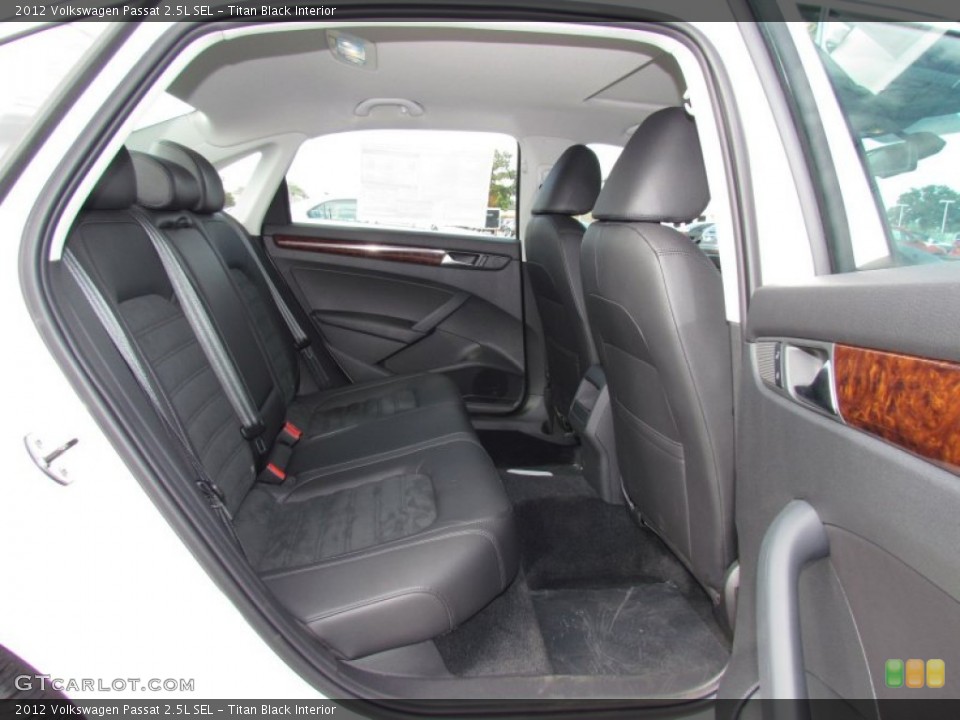 Titan Black Interior Photo for the 2012 Volkswagen Passat 2.5L SEL #56332196