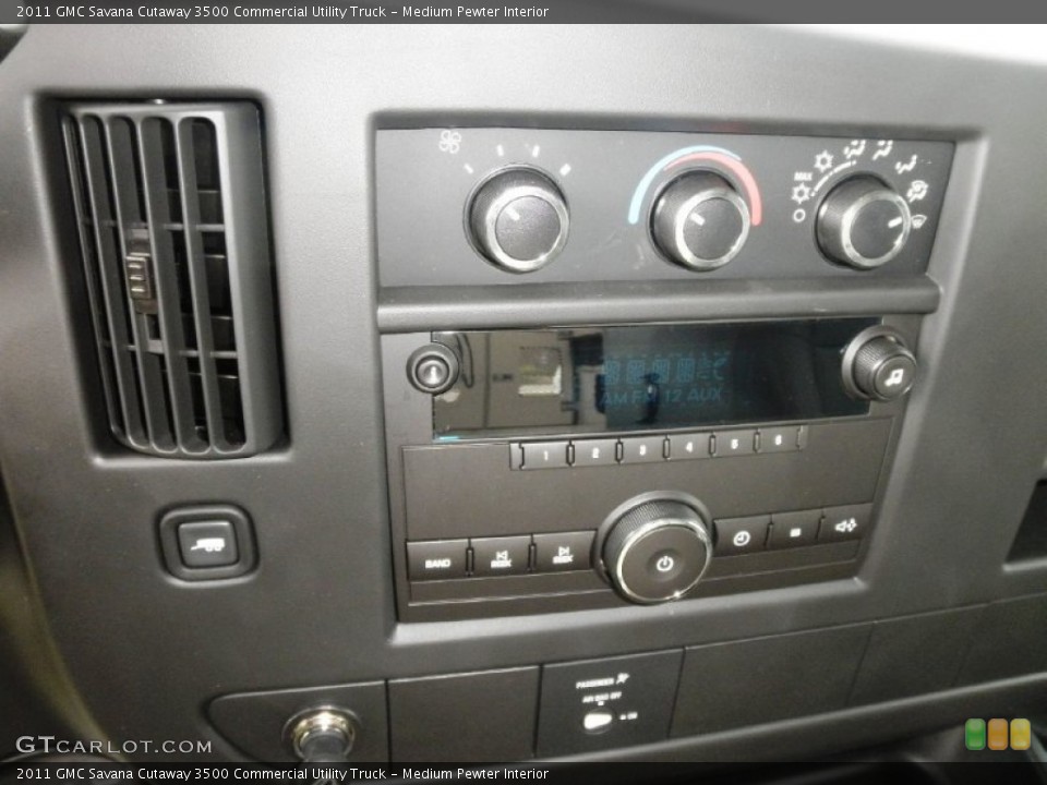 Medium Pewter Interior Controls for the 2011 GMC Savana Cutaway 3500 Commercial Utility Truck #56340013