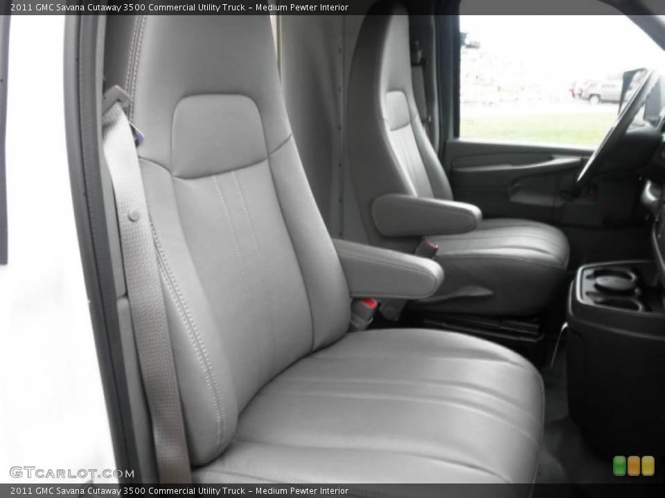 Medium Pewter 2011 GMC Savana Cutaway Interiors