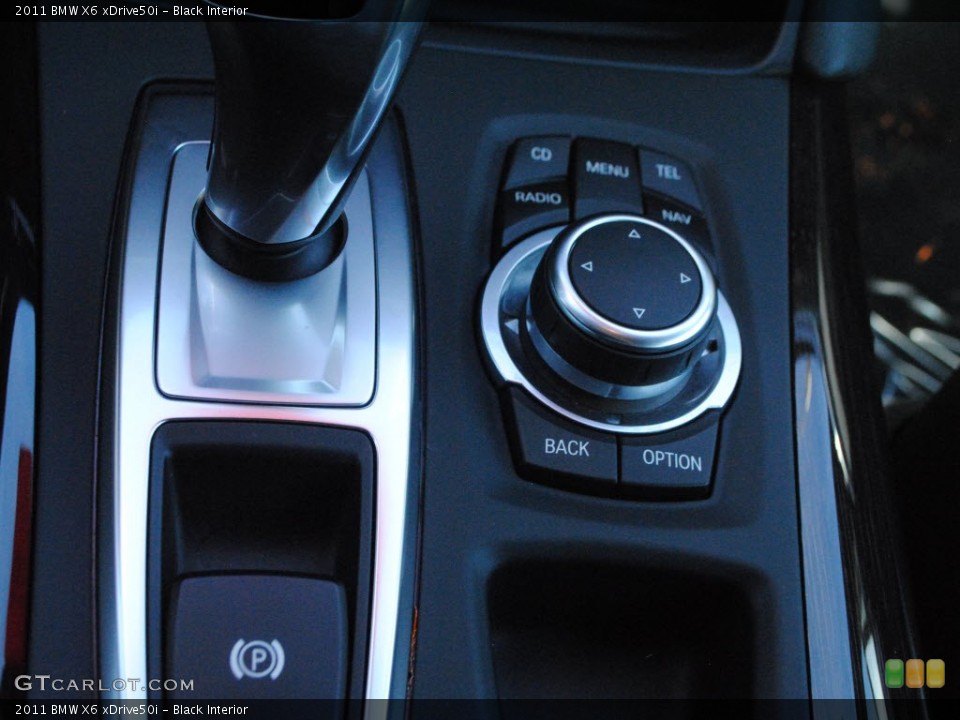 Black Interior Controls for the 2011 BMW X6 xDrive50i #56343604