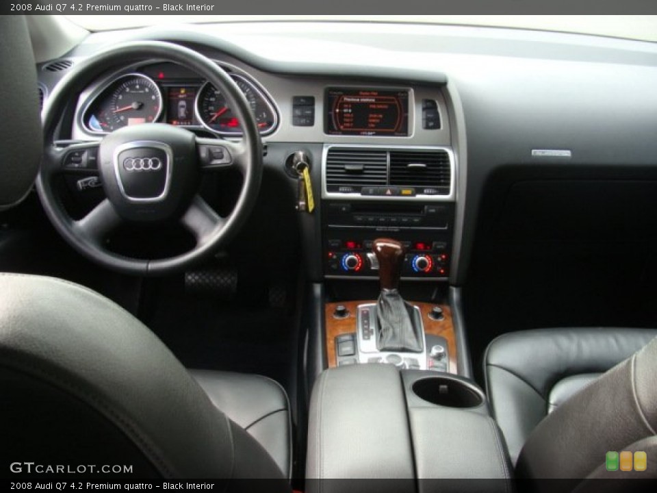 Black Interior Dashboard for the 2008 Audi Q7 4.2 Premium quattro #56363557