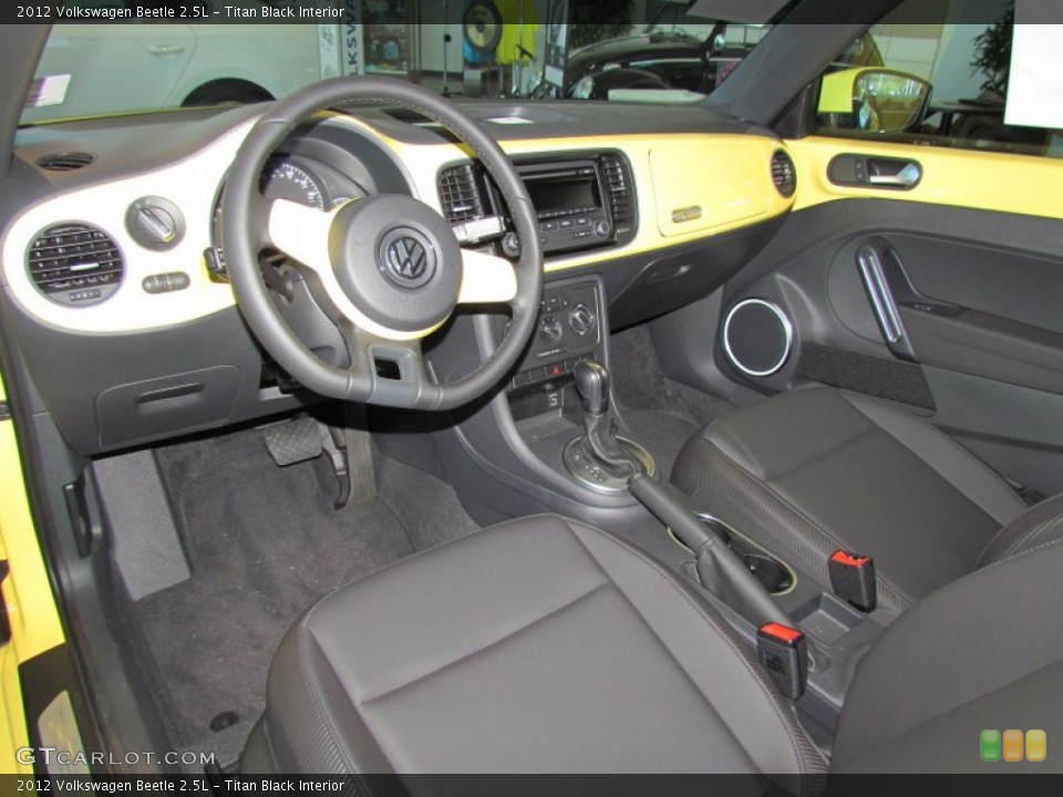 Titan Black Interior Photo for the 2012 Volkswagen Beetle 2.5L #56368018