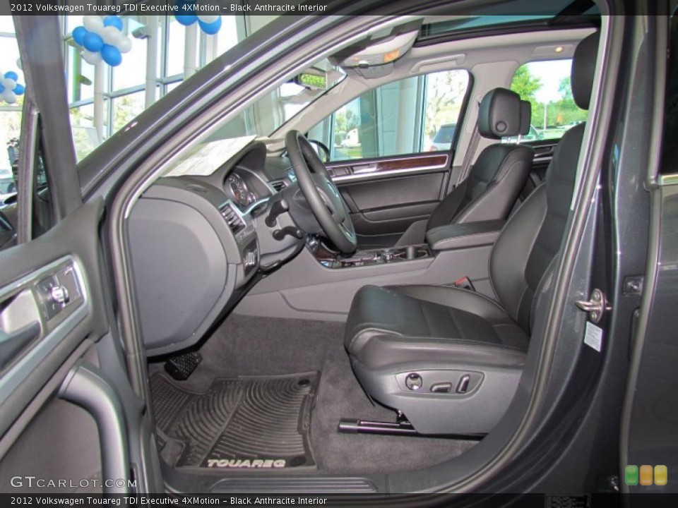 Black Anthracite Interior Photo for the 2012 Volkswagen Touareg TDI Executive 4XMotion #56368273