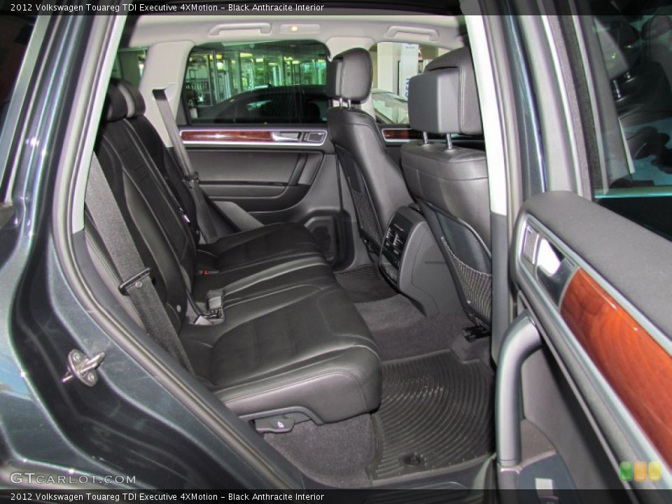Black Anthracite Interior Photo for the 2012 Volkswagen Touareg TDI Executive 4XMotion #56368282