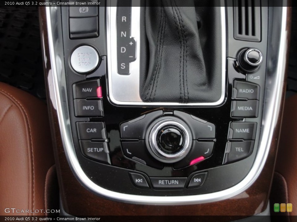 Cinnamon Brown Interior Controls for the 2010 Audi Q5 3.2 quattro #56382769
