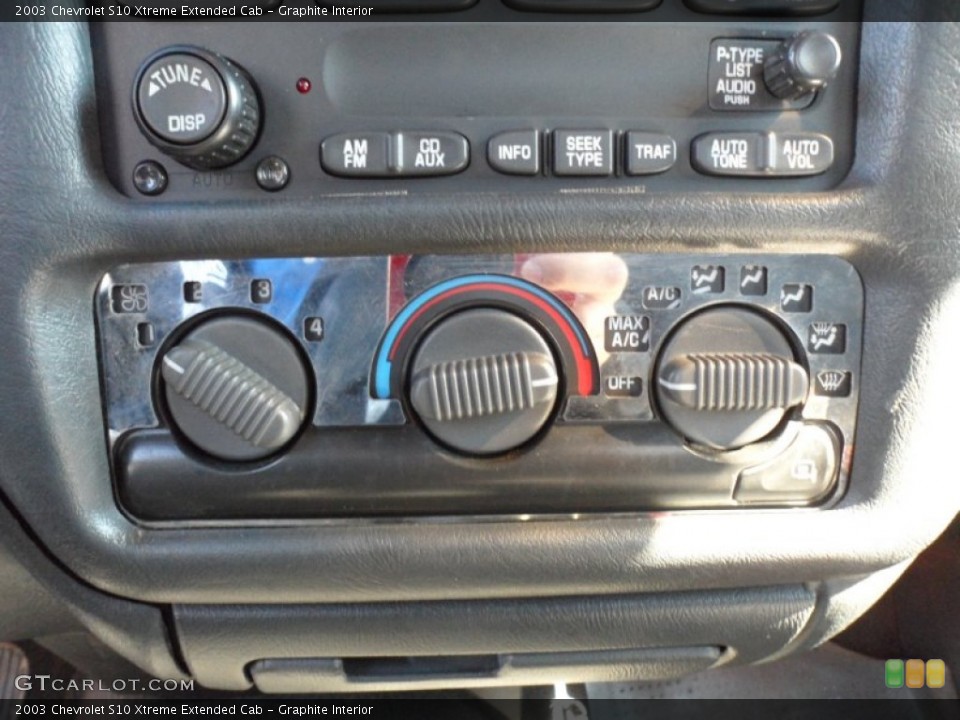 Graphite Interior Controls for the 2003 Chevrolet S10 Xtreme Extended Cab #56388847