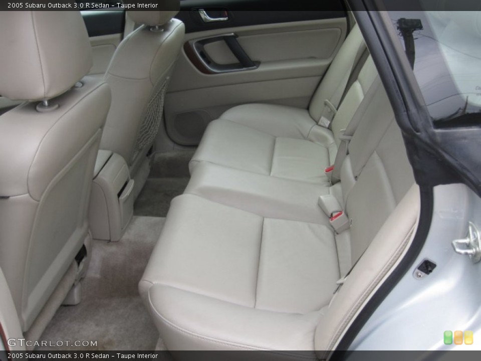 Taupe Interior Photo for the 2005 Subaru Outback 3.0 R Sedan #56396932