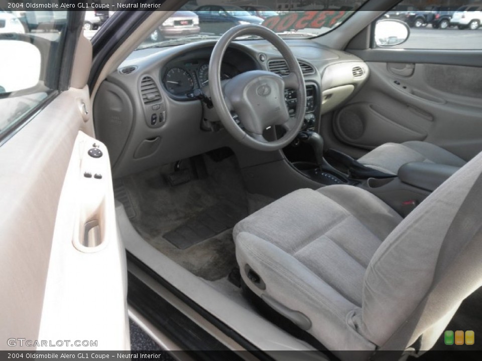 Neutral Interior Photo for the 2004 Oldsmobile Alero GL1 Coupe #56414602