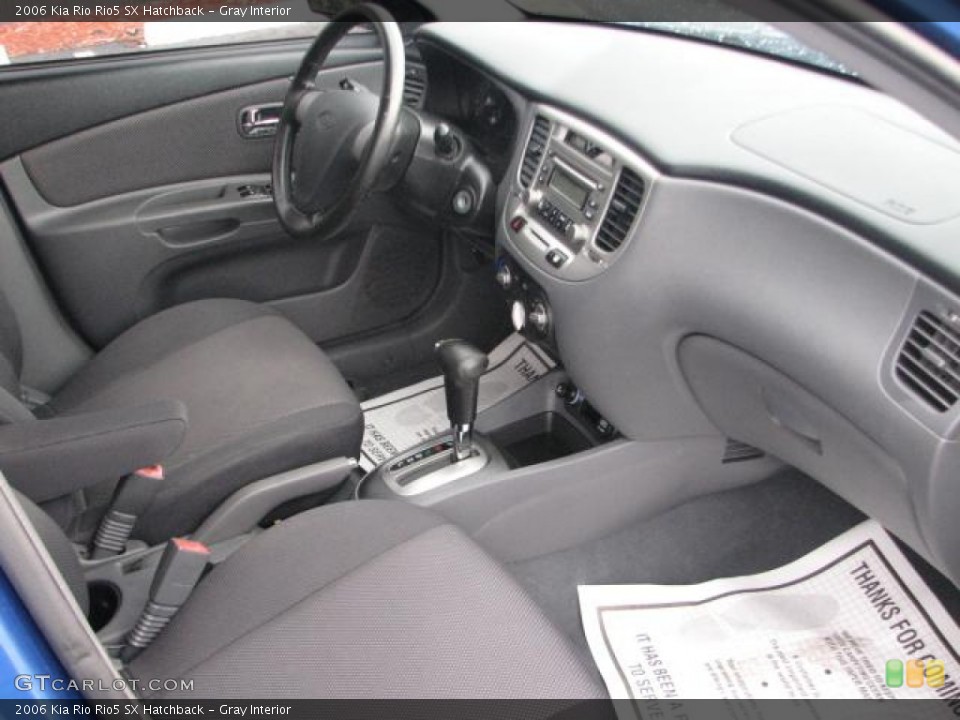 Gray Interior Photo for the 2006 Kia Rio Rio5 SX Hatchback #56419276