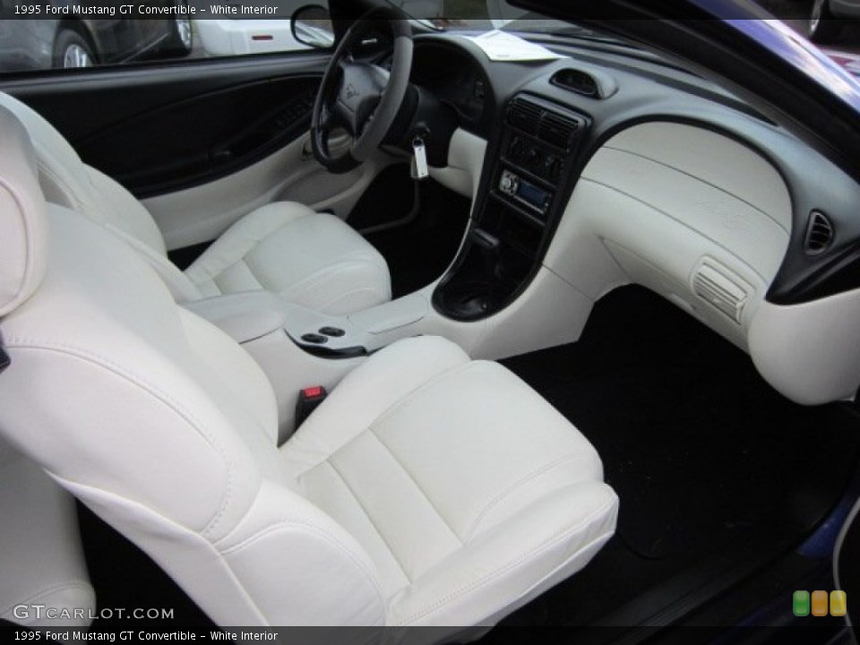 White Interior Photo for the 1995 Ford Mustang GT Convertible #56420245