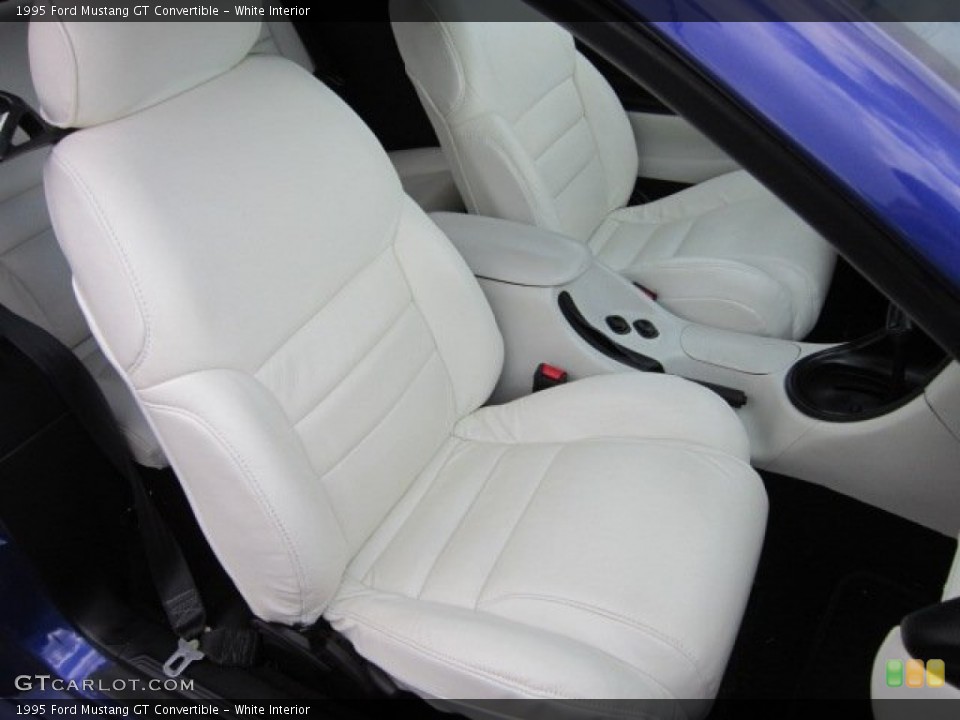 White Interior Photo for the 1995 Ford Mustang GT Convertible #56420260