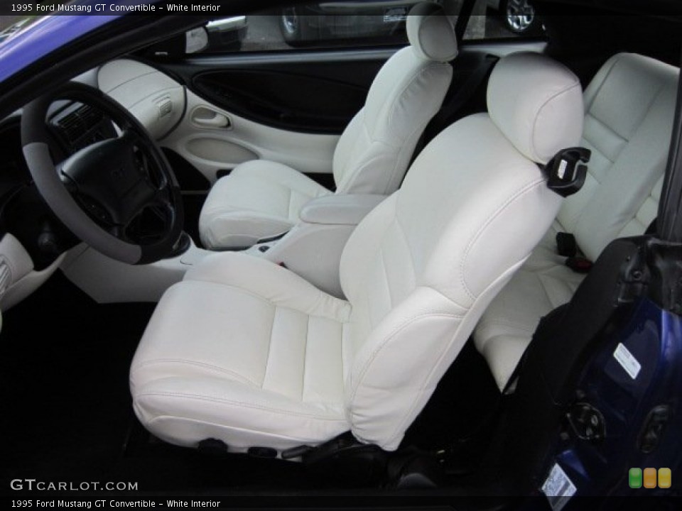 White Interior Photo for the 1995 Ford Mustang GT Convertible #56420281