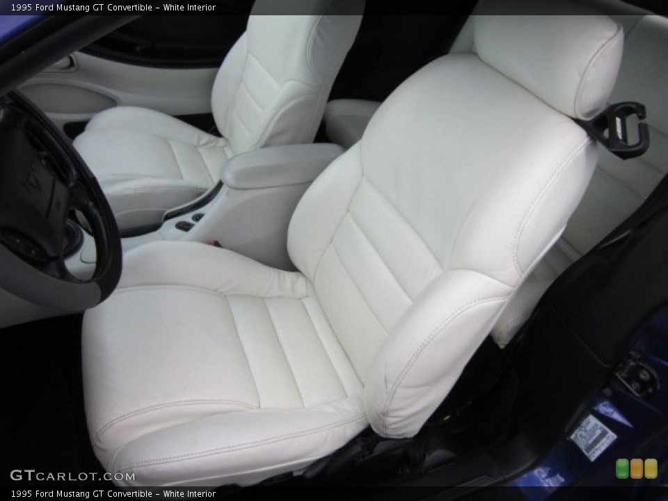 White Interior Photo for the 1995 Ford Mustang GT Convertible #56420296