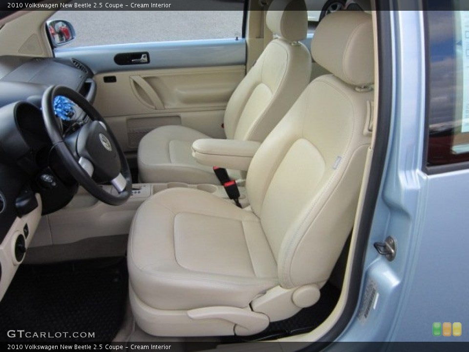 Cream Interior Photo for the 2010 Volkswagen New Beetle 2.5 Coupe #56431321
