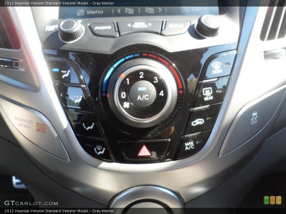 Gray Interior Controls for the 2012 Hyundai Veloster  #56436169