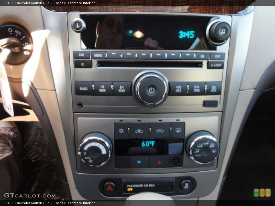 Cocoa/Cashmere Interior Controls for the 2012 Chevrolet Malibu LTZ #56437537