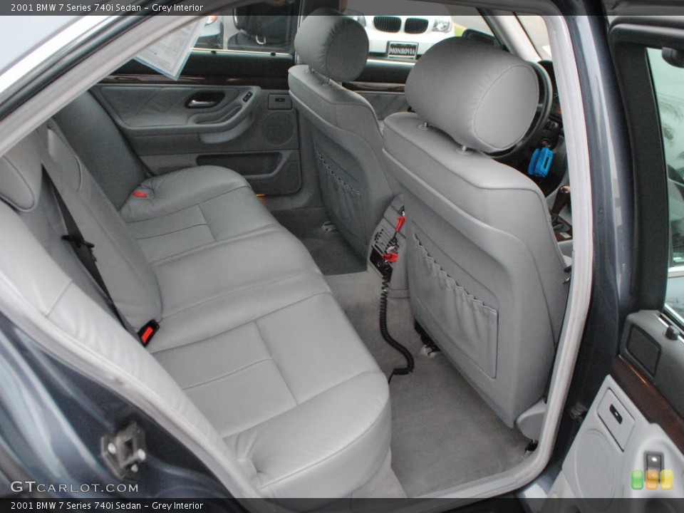 Grey Interior Photo for the 2001 BMW 7 Series 740i Sedan #56464091