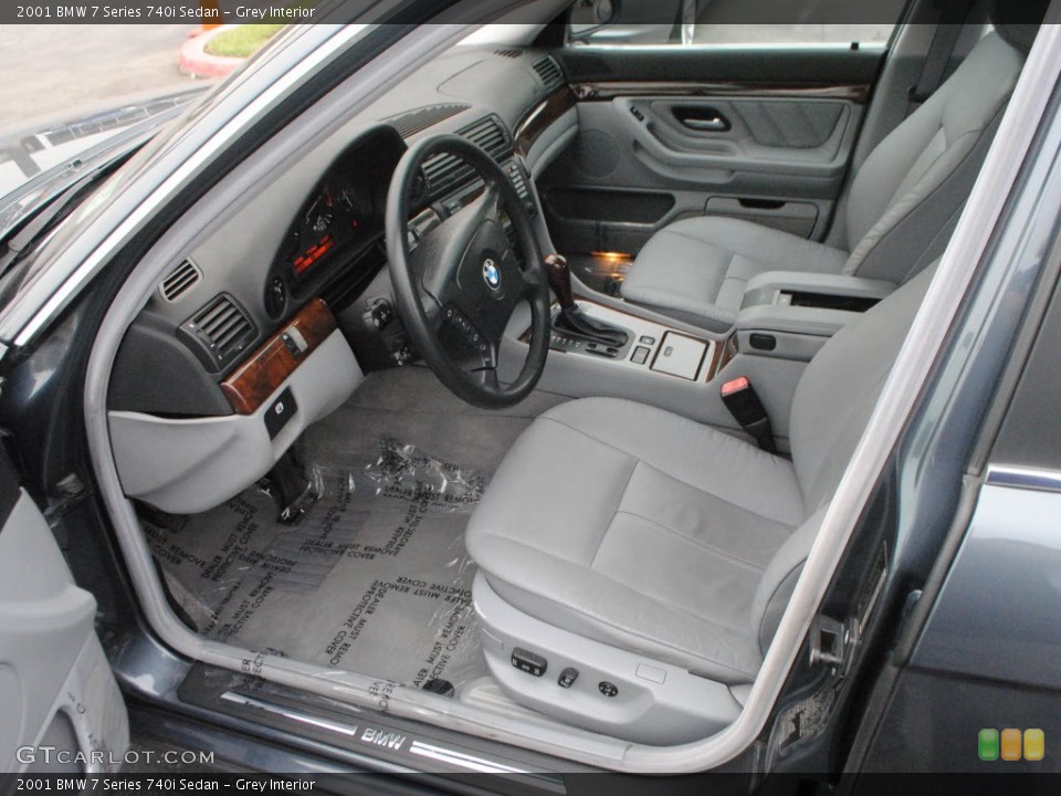 Grey Interior Photo for the 2001 BMW 7 Series 740i Sedan #56464166