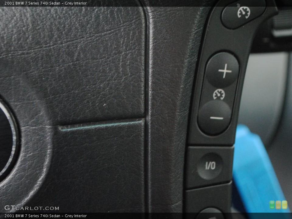 Grey Interior Controls for the 2001 BMW 7 Series 740i Sedan #56464219