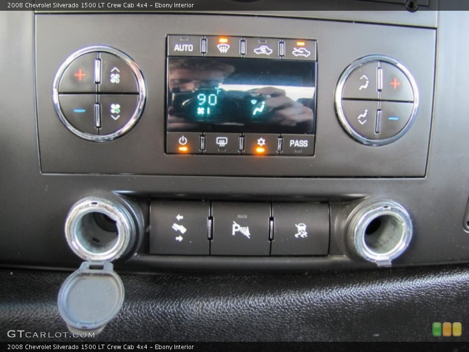 Ebony Interior Controls for the 2008 Chevrolet Silverado 1500 LT Crew Cab 4x4 #56484846