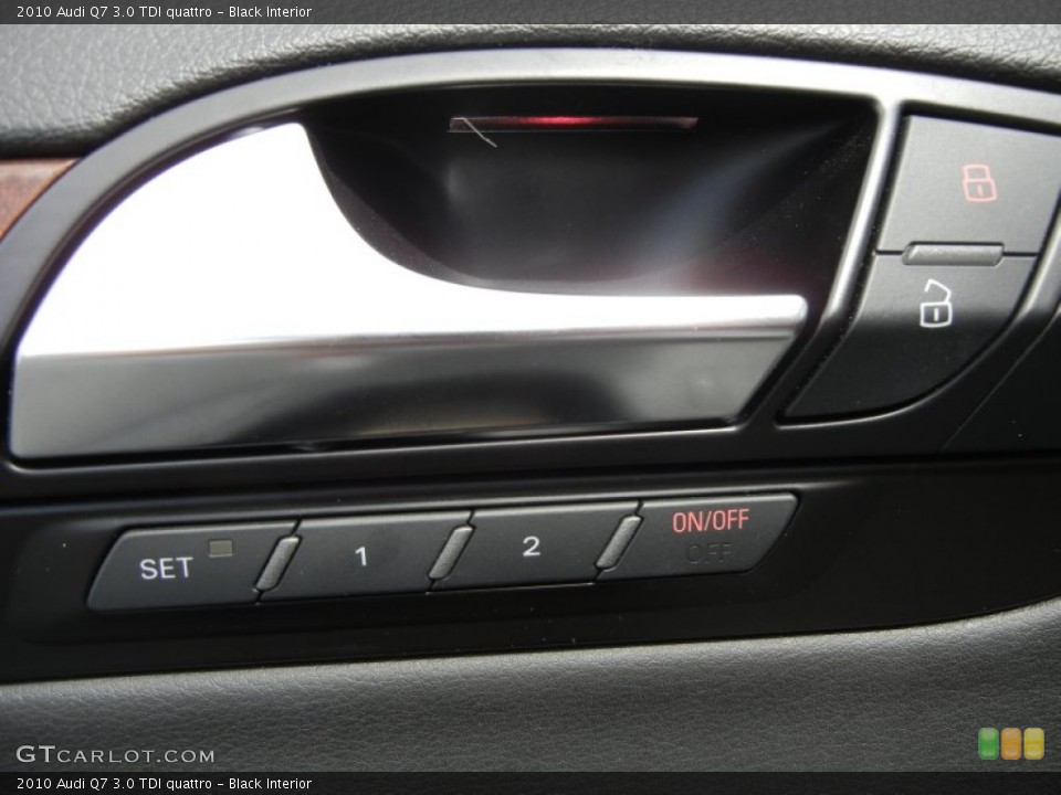 Black Interior Controls for the 2010 Audi Q7 3.0 TDI quattro #56502309