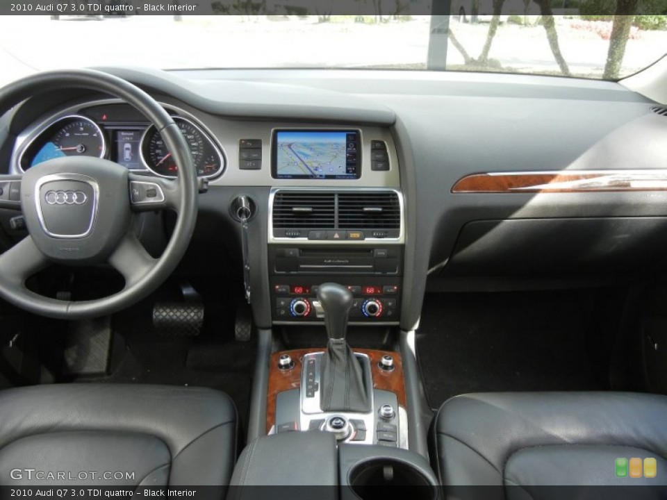 Black Interior Dashboard for the 2010 Audi Q7 3.0 TDI quattro #56502393