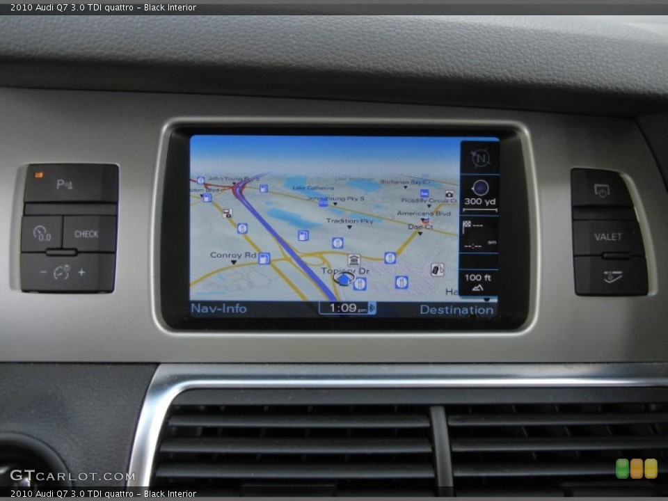 Black Interior Navigation for the 2010 Audi Q7 3.0 TDI quattro #56502431