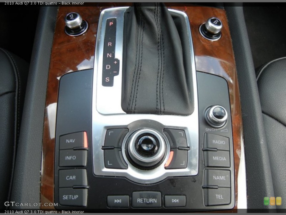 Black Interior Controls for the 2010 Audi Q7 3.0 TDI quattro #56502447