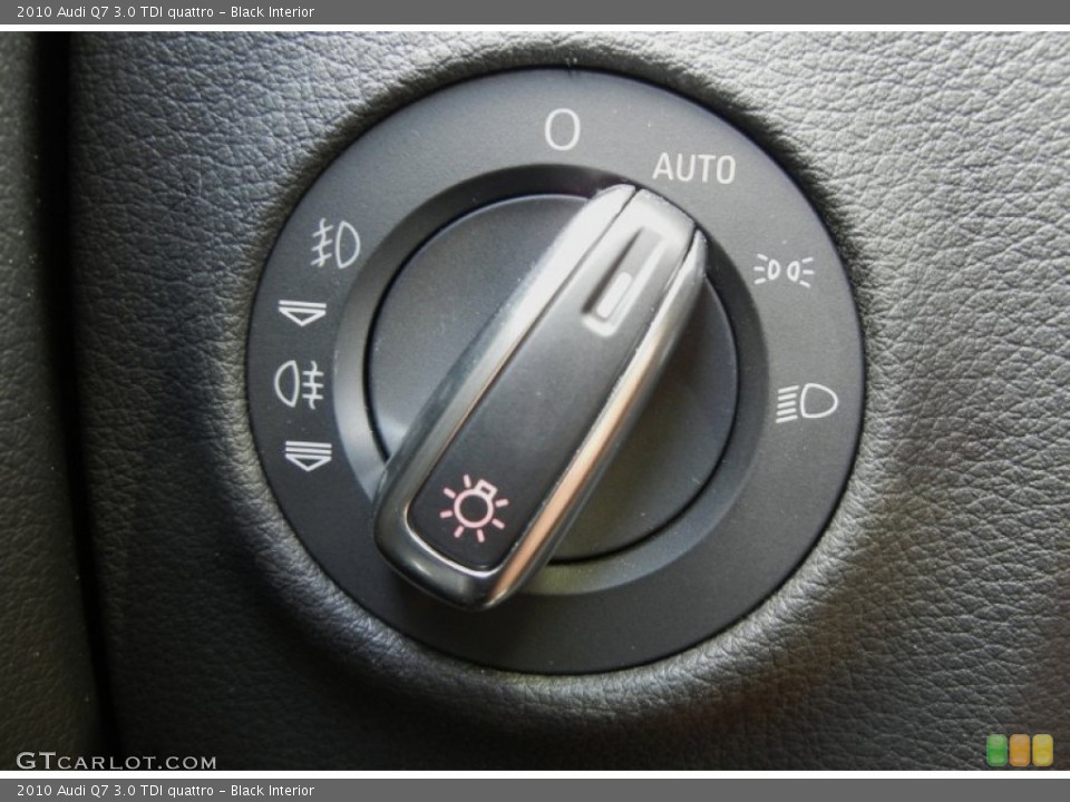 Black Interior Controls for the 2010 Audi Q7 3.0 TDI quattro #56502466