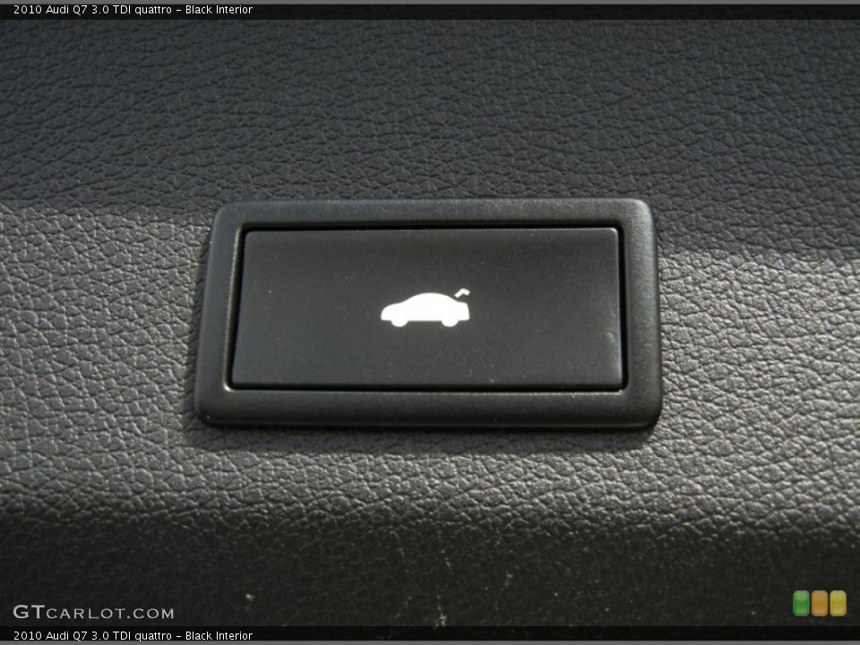 Black Interior Controls for the 2010 Audi Q7 3.0 TDI quattro #56502492