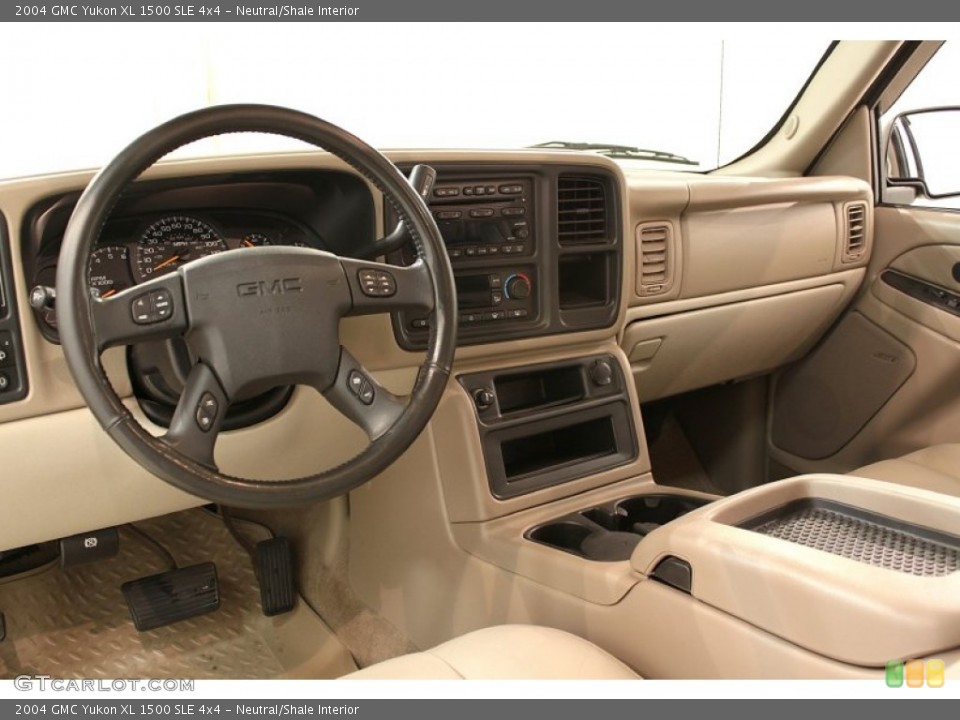 Neutral/Shale Interior Dashboard for the 2004 GMC Yukon XL 1500 SLE 4x4 #56515422